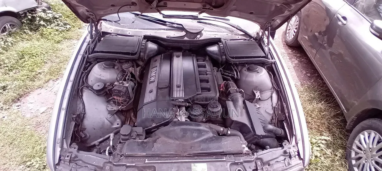 BMW 523i 2001 Silver
