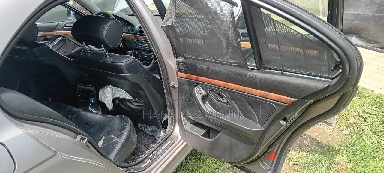 BMW 523i 2001 Silver