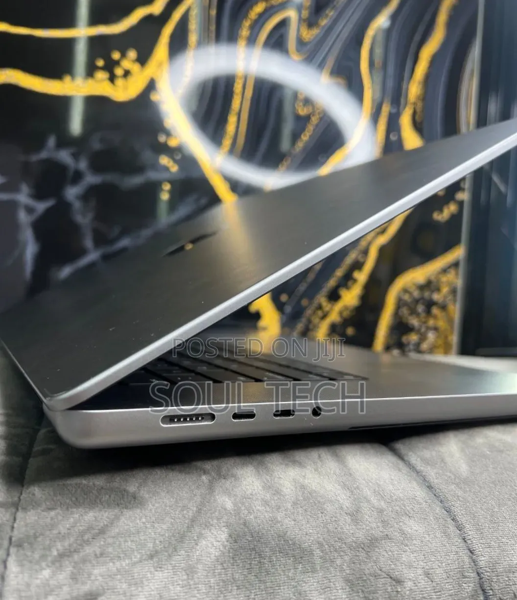 New Apple MacBook Pro 2021 M1 16GB Apple M1 Pro SSHD (Hybrid) 512GB