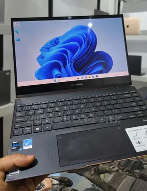 New Laptop Asus Zenbook 14 16GB Intel Core i7 SSD 512GB