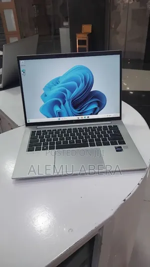 New Laptop HP EliteBook 840 G10 16GB Intel Core i7 SSD 512GB