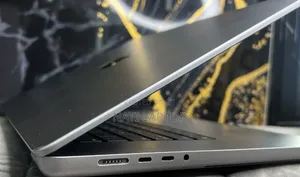 New Laptop Apple MacBook Pro 2021 M1 16GB Apple M1 Pro SSD 512GB