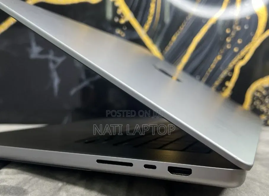 New Laptop Apple MacBook Pro 2021 M1 16GB Apple M1 Pro SSD 512GB
