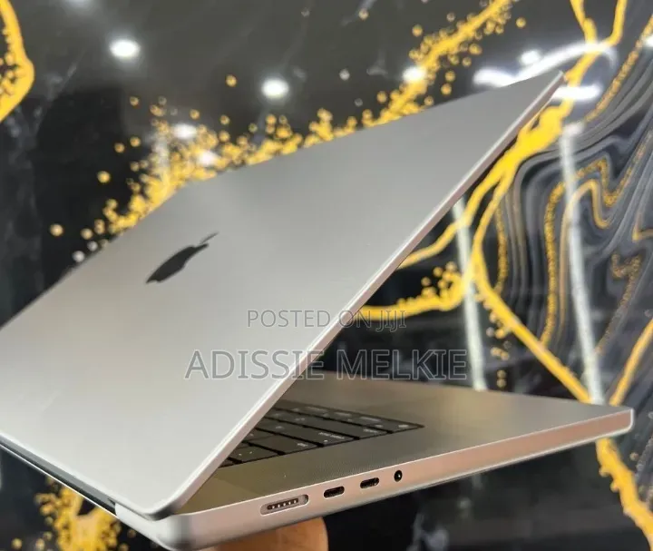 New Laptop Apple MacBook Pro 2021 M1 32GB Apple M1 Pro SSD 512GB