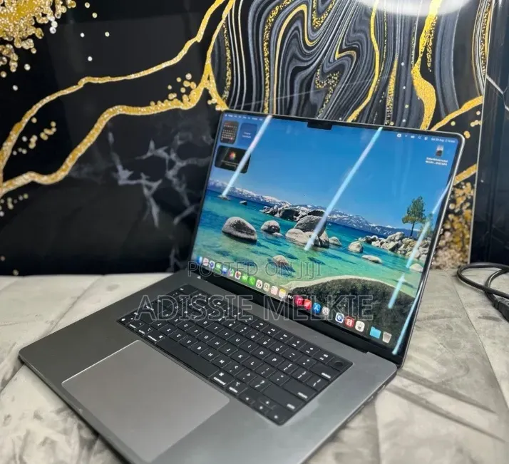 New Laptop Apple MacBook Pro 2021 M1 16GB Apple M1 Pro SSD 512GB