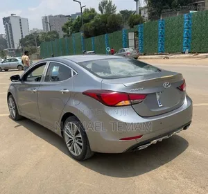 Hyundai Avante 2015 Silver