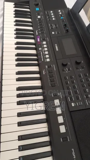 Yamaha PSR E-483