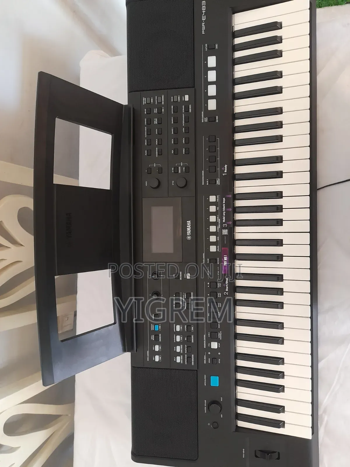 Yamaha PSR E-483