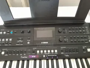 Yamaha PSR E-483
