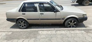 Toyota Corolla 1987 Gold
