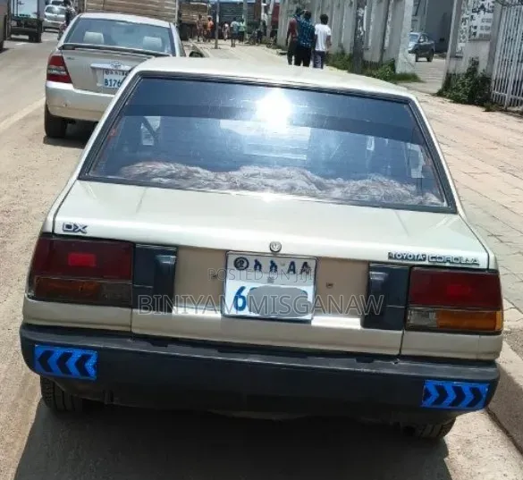 Toyota Corolla 1987 Gold