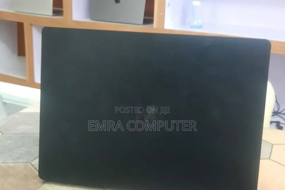 New Laptop Microsoft Surface 16GB Intel Core i5 SSD 512GB