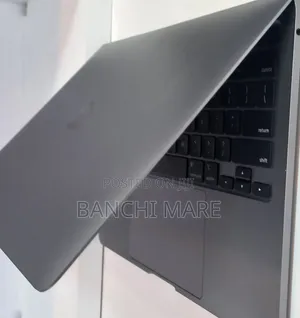 New Laptop Apple MacBook Pro 2020 M1 8GB Apple M1 SSD 256GB