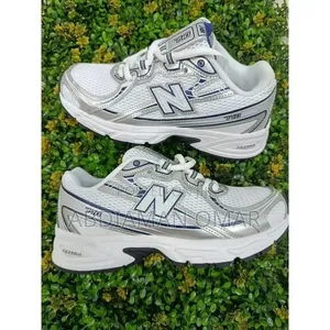 New Balance 740