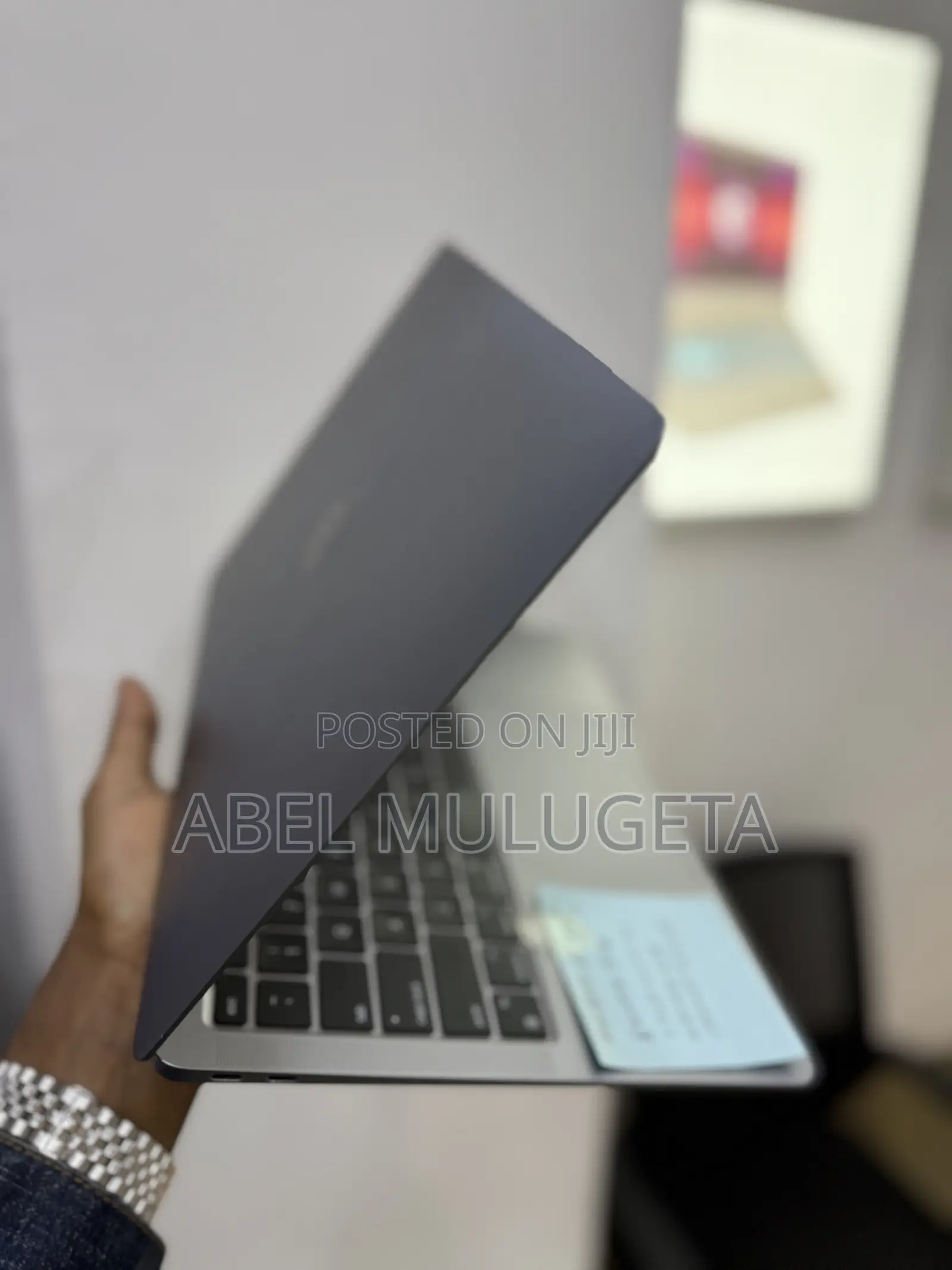 Laptop Apple MacBook Pro 2020 8GB Intel Core i5 SSD 256GB