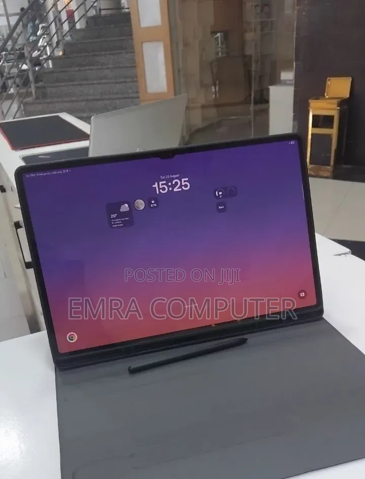 New Laptop Samsung Galaxy Book4 12GB SSD 256GB