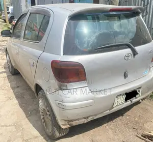 Toyota Vitz 2003 Silver