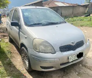 Toyota Vitz 2003 Silver