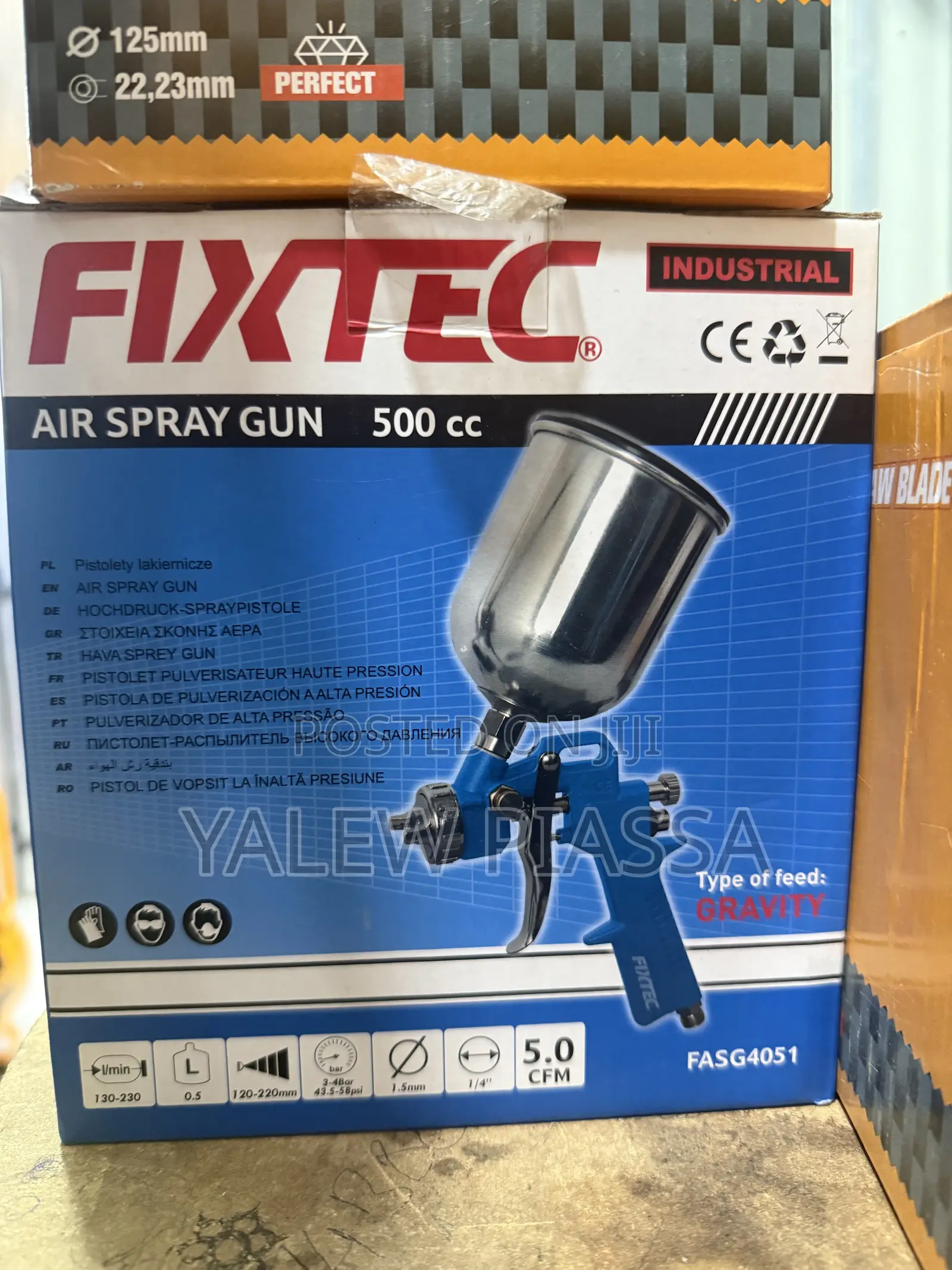 FIXTEC Air Spray Gun With a Blue Body and a 500