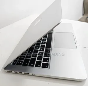 New Laptop Apple MacBook Pro 2015 8GB Intel Core i7 SSD 256GB