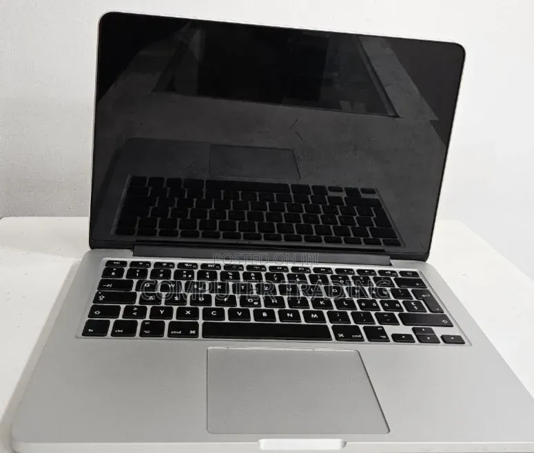 New Laptop Apple MacBook Pro 2015 8GB Intel Core i7 SSD 256GB