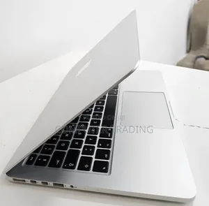 New Laptop Apple MacBook Pro 2015 8GB Intel Core i7 SSD 256GB