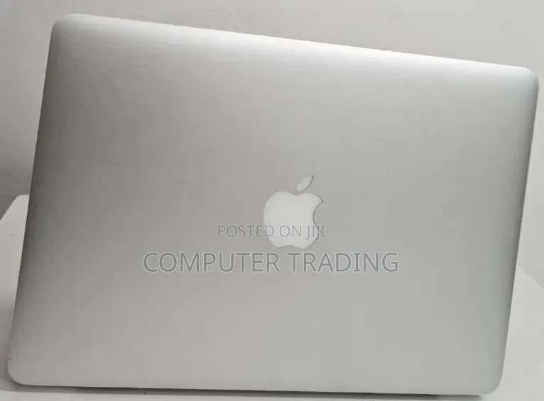 New Laptop Apple MacBook Pro 2015 8GB Intel Core i7 SSD 256GB