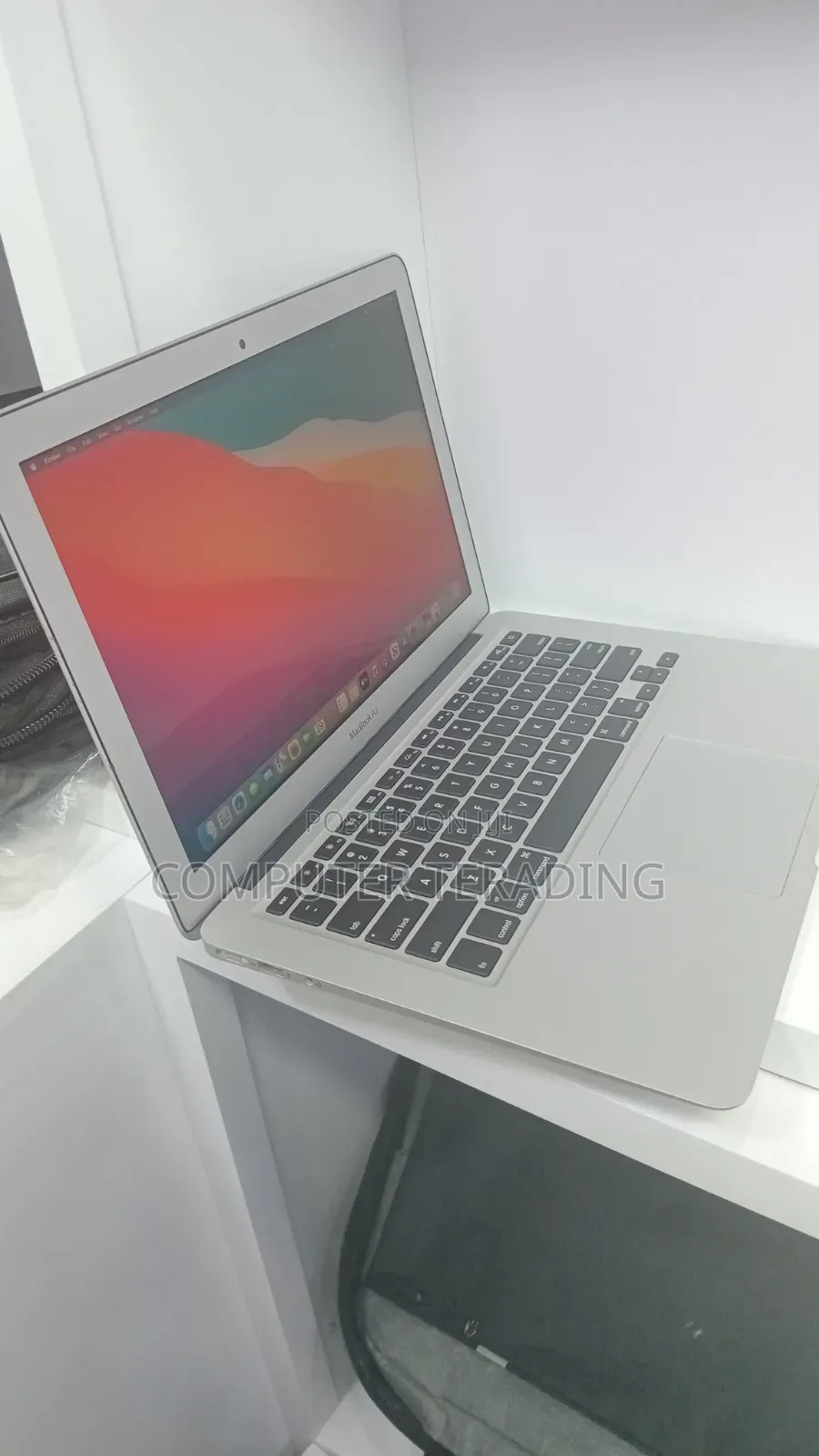 New Laptop Apple MacBook Air 2017 8GB Intel Core i5 SSD 128GB