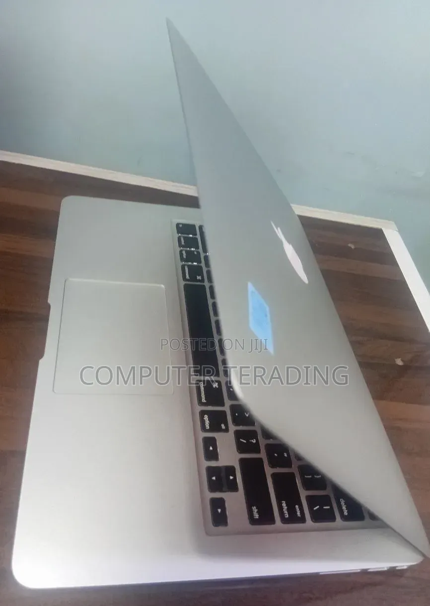 New Laptop Apple MacBook Air 2017 8GB Intel Core i5 SSD 128GB