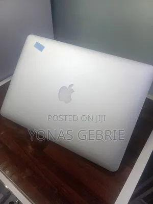 New Laptop Apple MacBook 8GB Intel Core i5 SSD 128GB