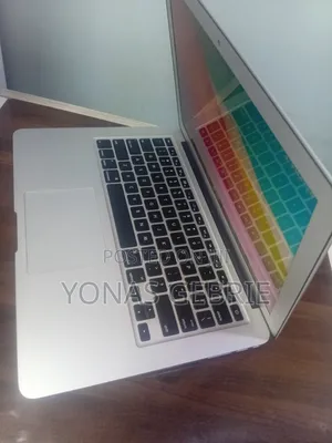 New Laptop Apple MacBook 8GB Intel Core i5 SSD 128GB