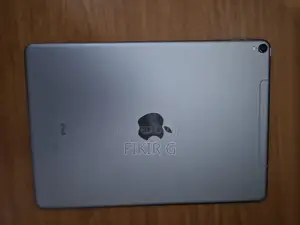 Apple iPad Pro 10.5 (2017) 256 GB Gray