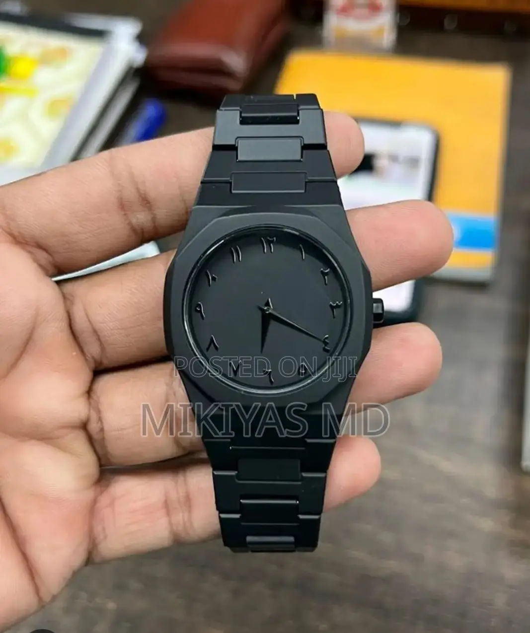 Aura Arabic Black Watch