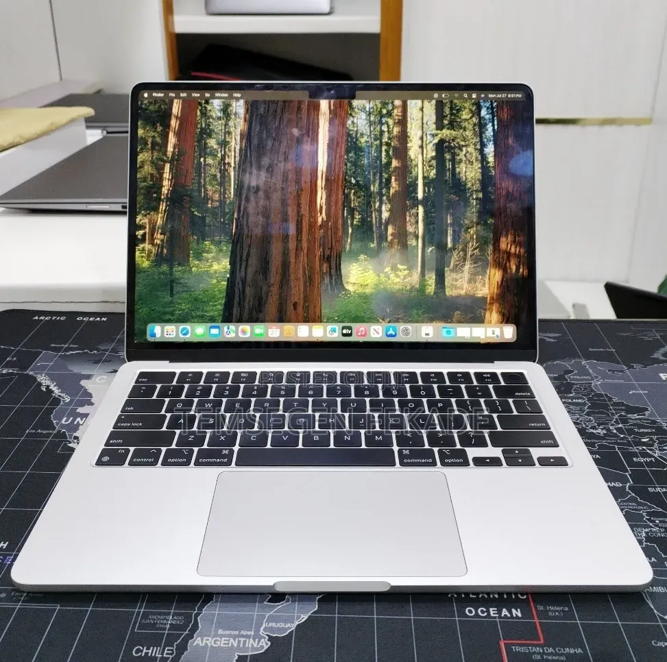 New Laptop Apple MacBook Air 2022 M2 8GB Apple M2 SSD 256GB
