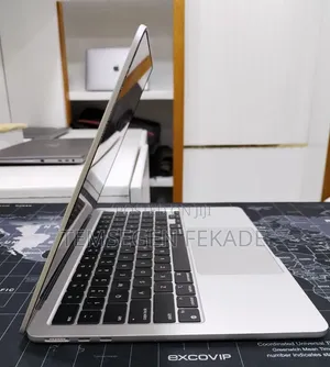 New Laptop Apple MacBook Air 2022 M2 8GB Apple M2 SSD 256GB