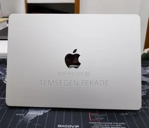 New Laptop Apple MacBook Air 2022 M2 8GB Apple M2 SSD 256GB