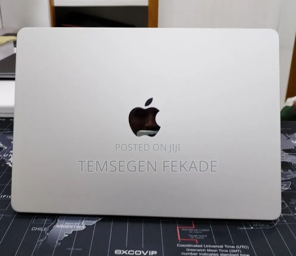New Laptop Apple MacBook Air 2022 M2 8GB Apple M2 SSD 256GB