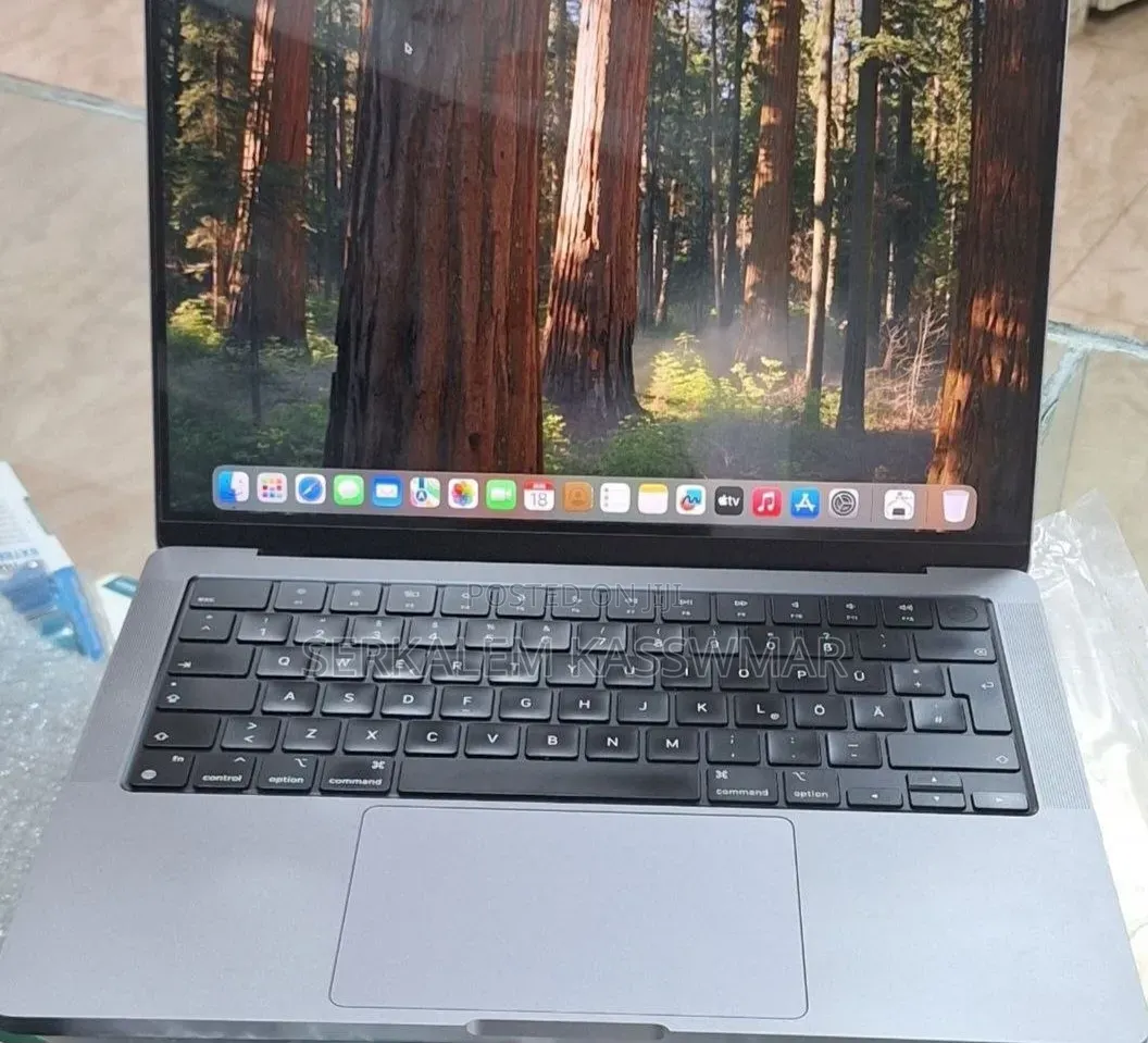 New Laptop Apple MacBook Pro 2021 M1 32GB Apple M1 SSD 1T
