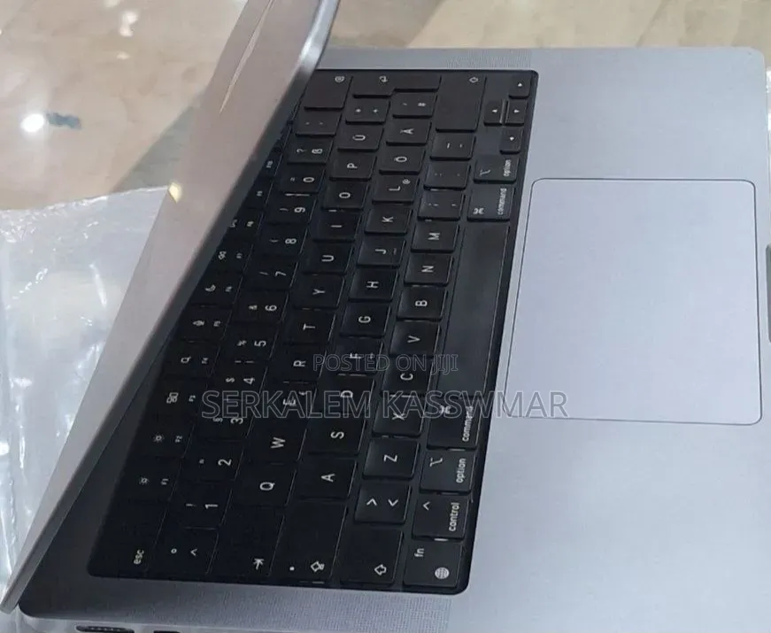 New Laptop Apple MacBook Pro 2021 M1 32GB Apple M1 SSD 1T