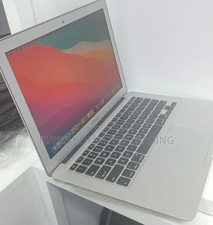 New Laptop Apple MacBook Air 2017 4GB Intel Core i5 SSD 128GB