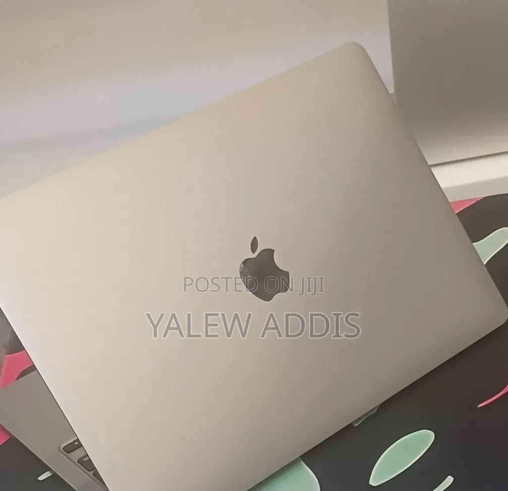 New Laptop Apple MacBook Pro 2020 M1 8GB Apple M1 SSD 256GB