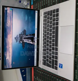 New Laptop HP EliteBook 830 G8 16GB Intel Core i5 SSD 512GB