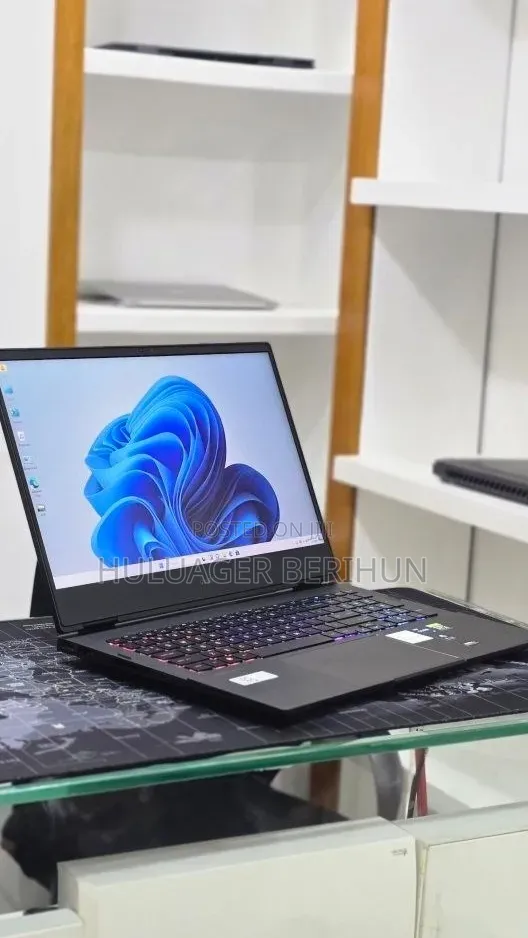 New Laptop HP OmniBook X Flip 16" 16GB Intel Core i7 SSD 512GB