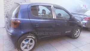 Toyota Vitz 2003 Blue