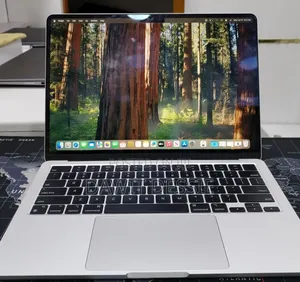 New Laptop Apple MacBook Air 2022 M2 8GB Apple M2 SSD 256GB
