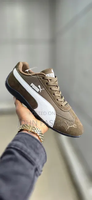 PUMAS Flat Shoes