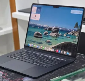 New Laptop Apple MacBook Air 2025 M4 16GB Apple M4 SSD 256GB