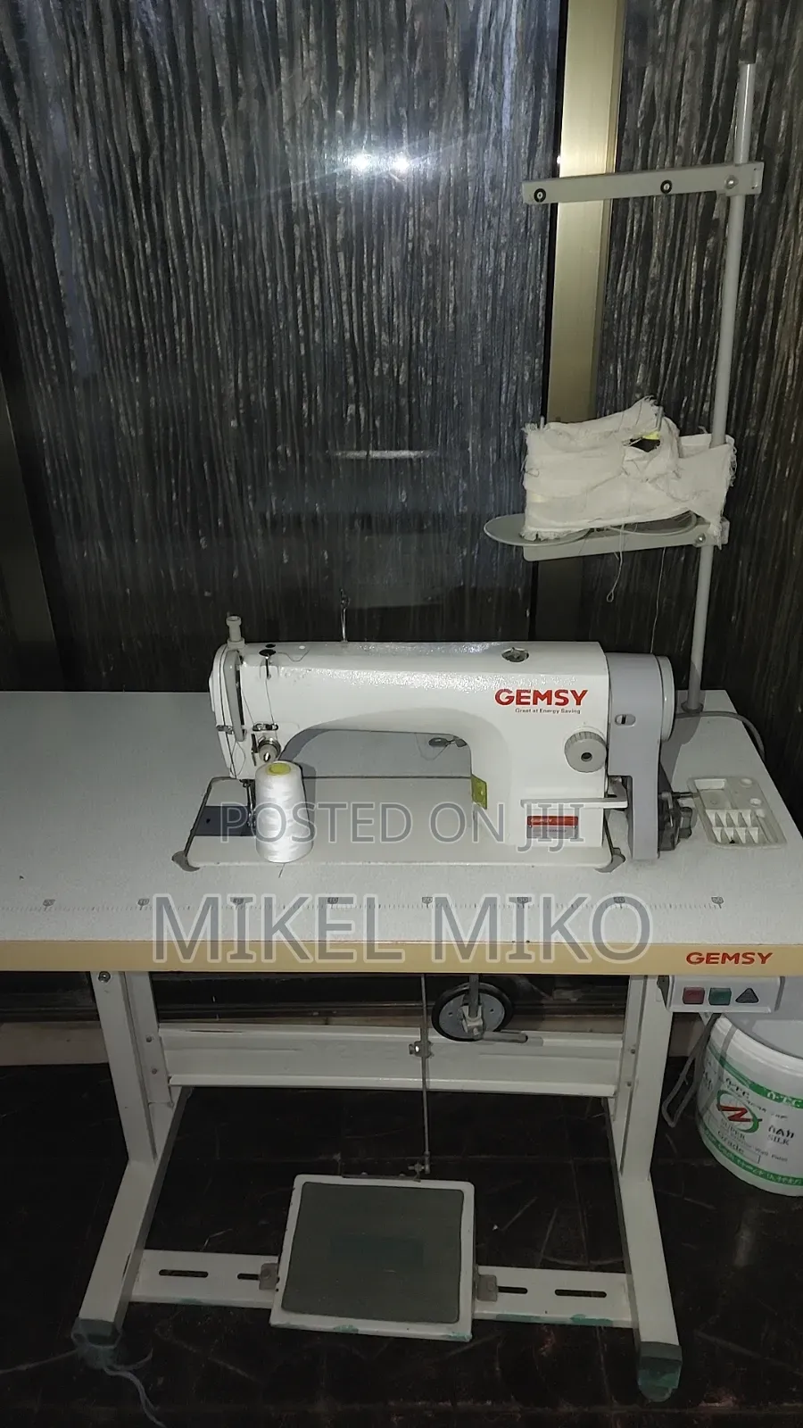 Gemsy Sewing Machine