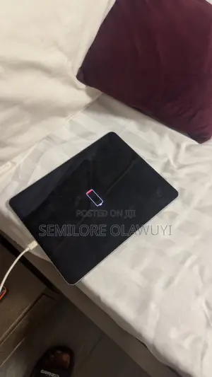 Apple iPad Pro 12.9 (2022) 256 GB Gray