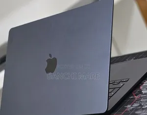 New Laptop Apple MacBook Air 2025 M4 16GB Apple M4 SSD 256GB